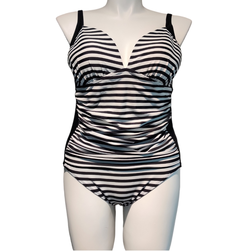 Jaclyn Smith Black White Stripe Plunge One Piece Swimsuit EUC sz 18